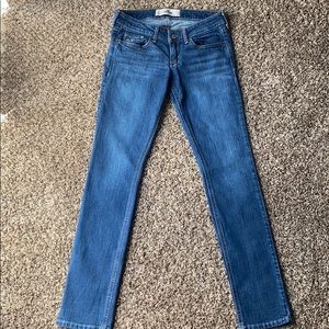 SOLD Hollister Low-Rise Skinny Jeans 1 Short